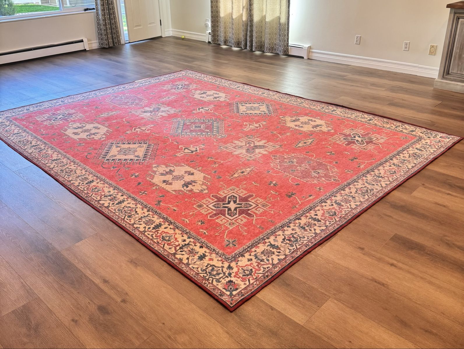 Beautiful Red 8 foot 11“ x 12‘
