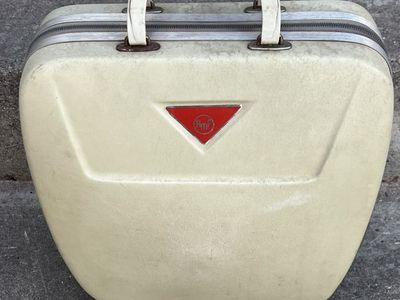 AMF hard bowling bag & Galaxie 300 Bowling Ball