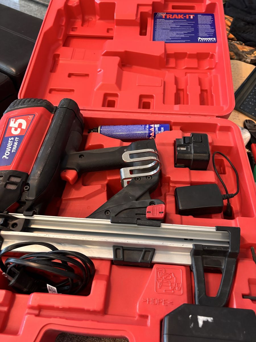 Powers Teack It C5 Gas Fastening Nailer In Case