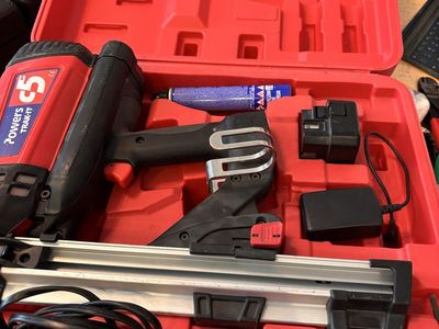 Powers Teack It C5 Gas Fastening Nailer In Case