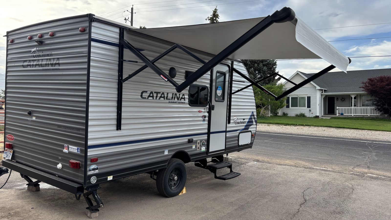 2023 Coachman Catalina 164BHX (Like New)