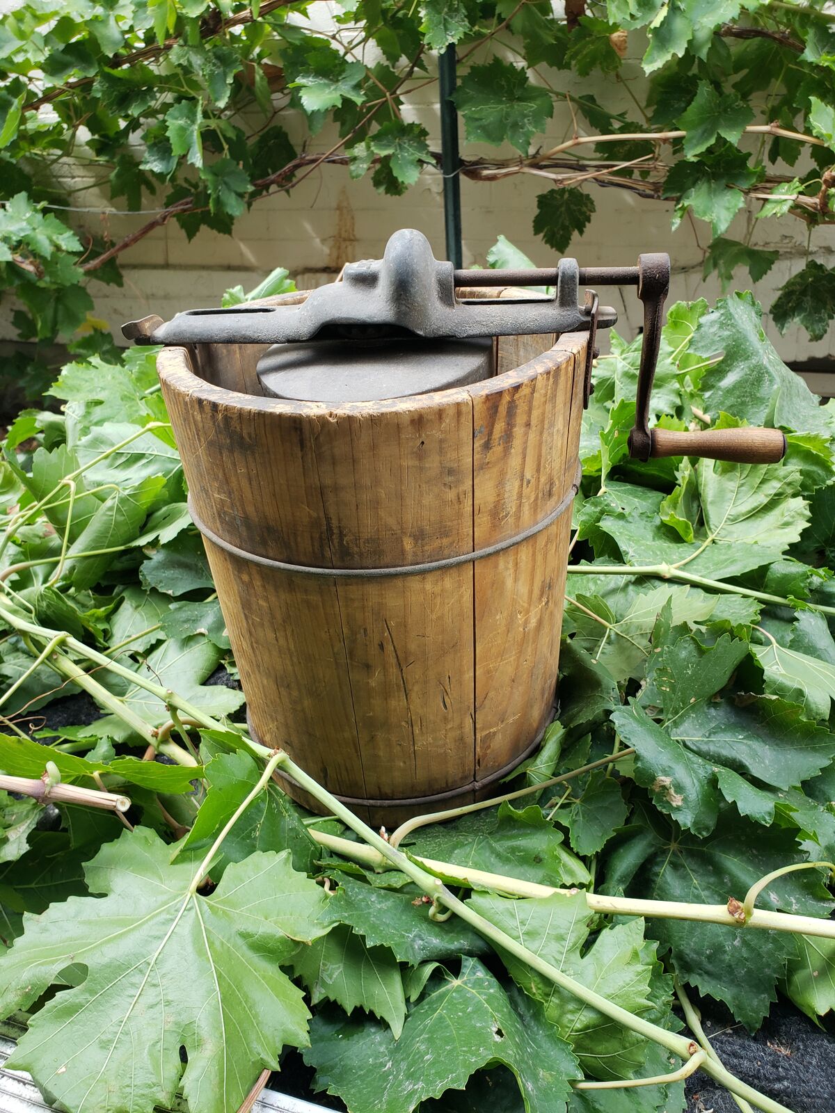 Handmade 2qt ice cream machine - works fine!