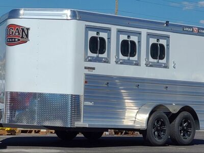 2023 Logan Coach Bullseye 3 horse bumper pull trailer