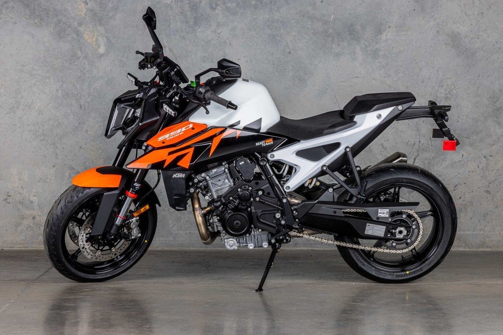 2027 KTM 990 Duke