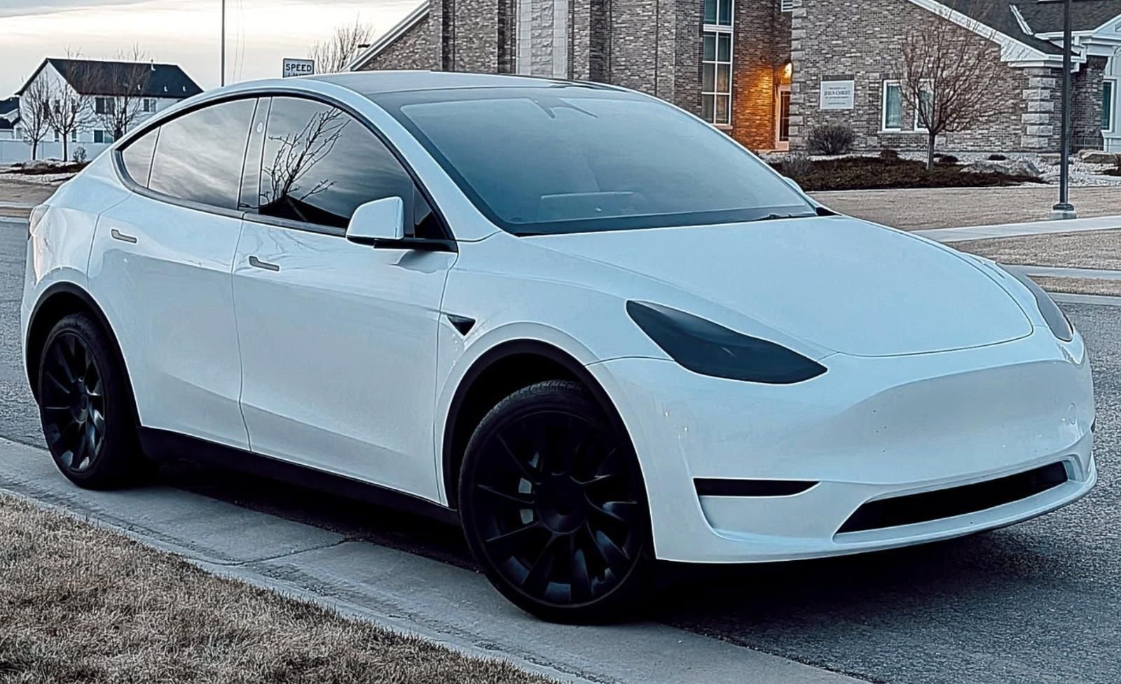 2024 Tesla Model Y Long Range