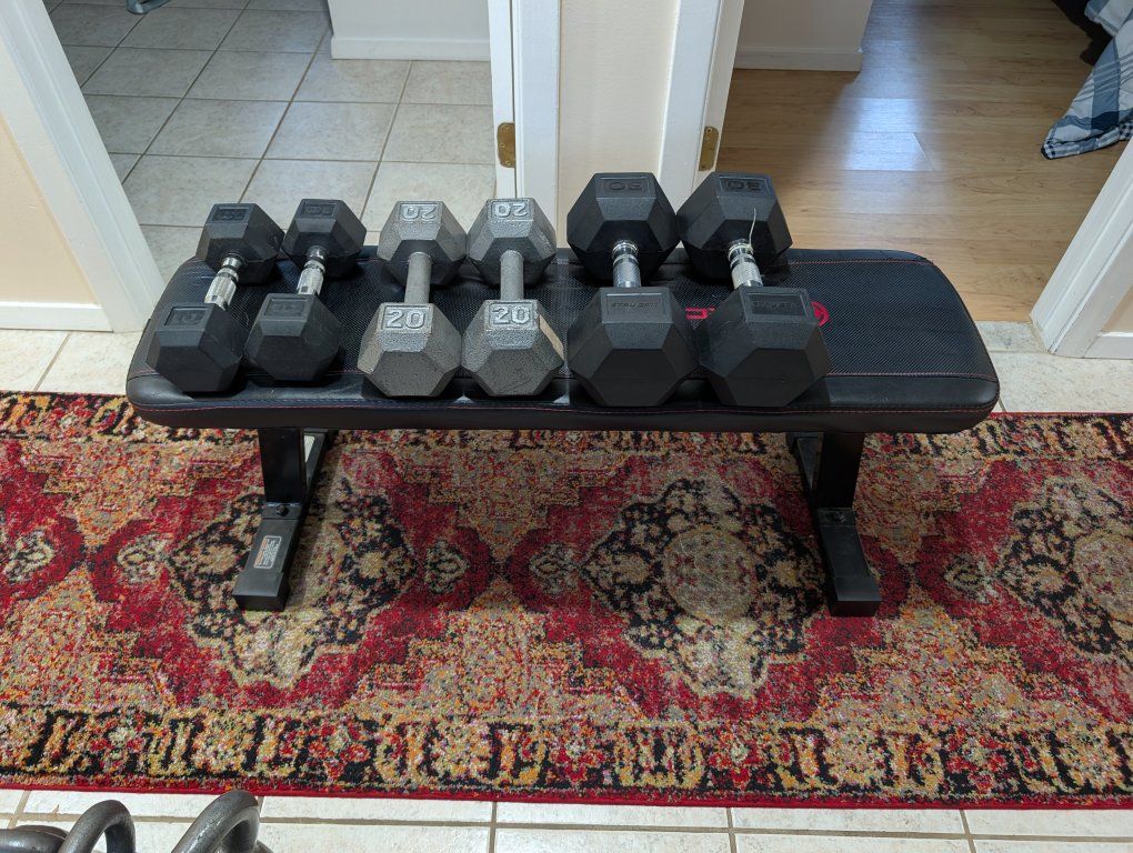 Set of Dumbbells 10 -30 and Bench