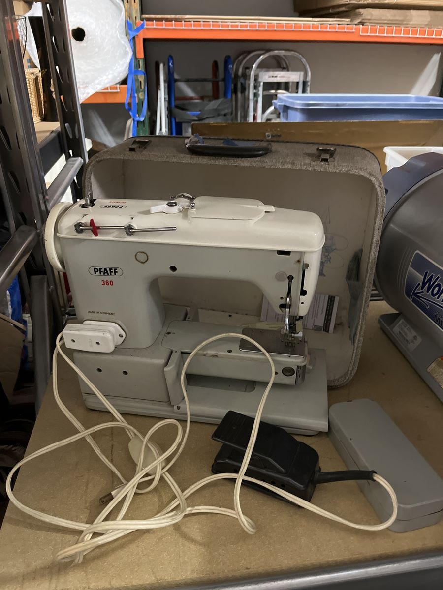 Pfaff 360 Sewing Machine