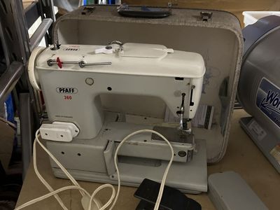 Pfaff 360 Sewing Machine
