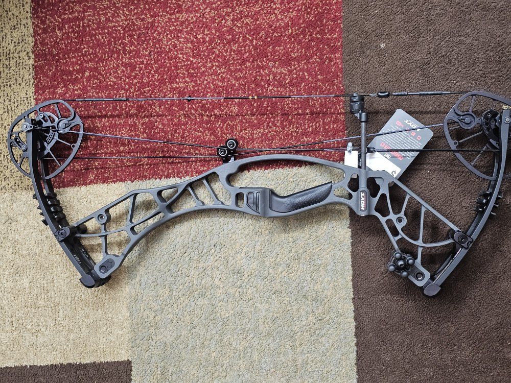Hoyt Axius