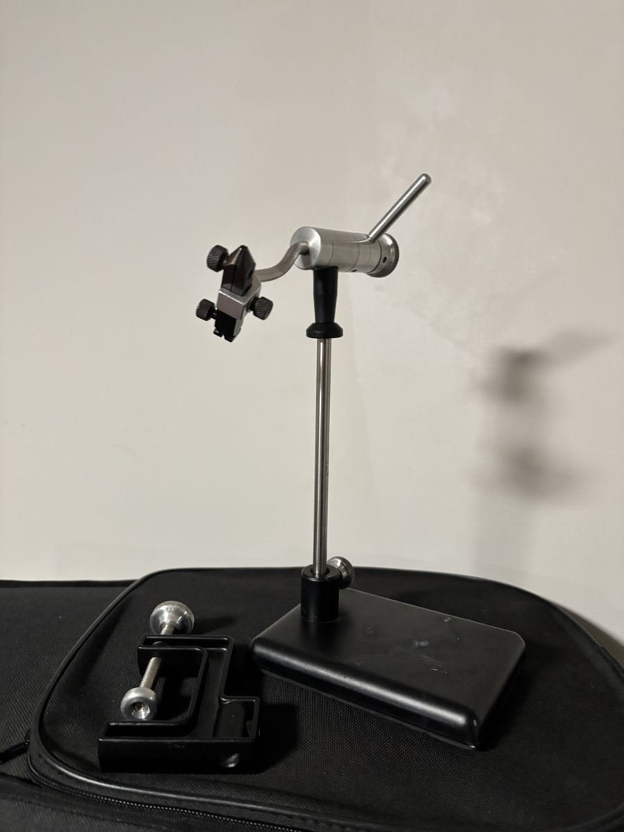 Premium fly tying vice w stand and table attach