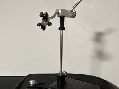 Premium fly tying vice w stand and table attach