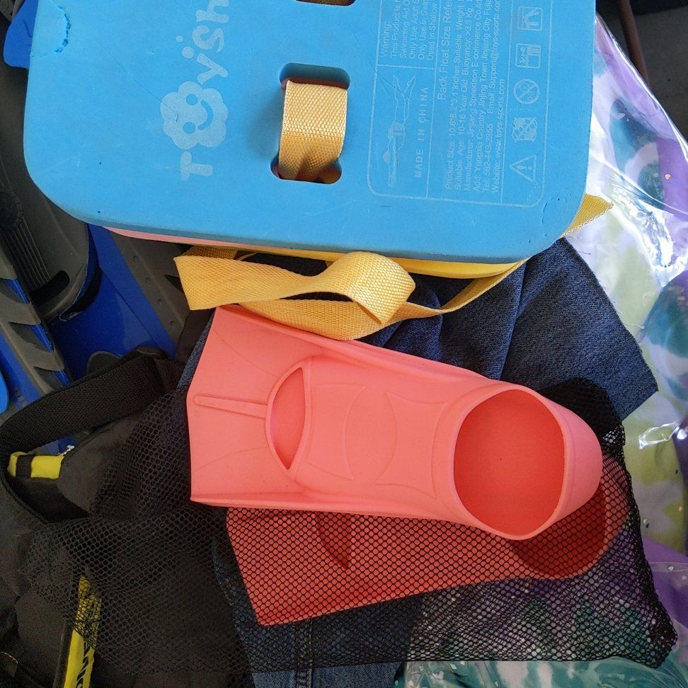 Toddler Size 10/11/12 Pink Swimming Flippers Fins