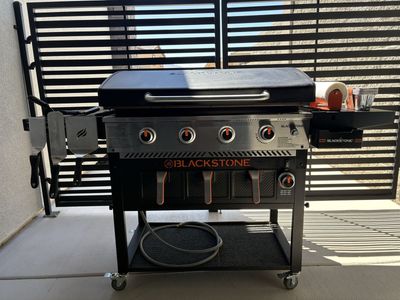 NATURAL GAS Blackstone Bronco Outdoor Combo Griddle with Air Fryer, 4-Burner 36" Flat Top Grill. Like new w/EXTRAS!