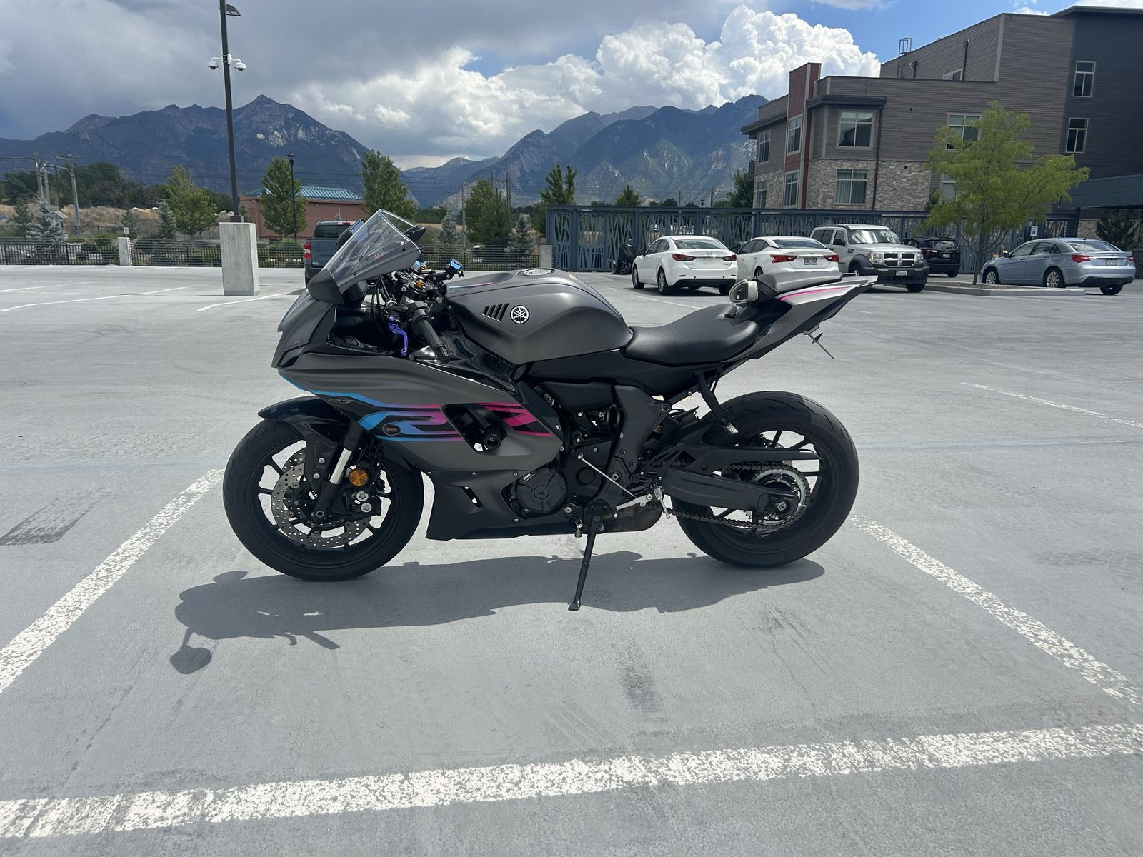 Yamaha YZF-R7 Sportbike Motorcycle - Matte Gray