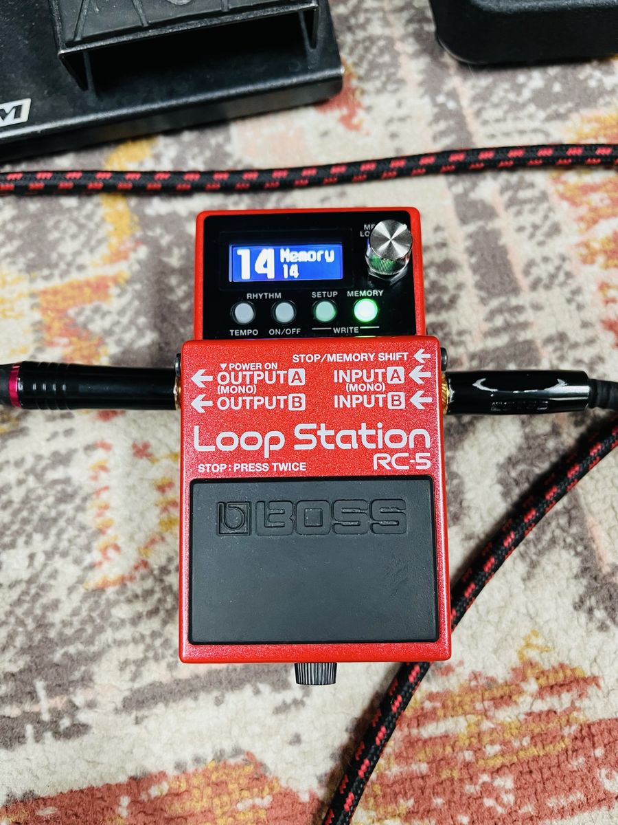 BOSS RC-5 Loop Station Compact Pedal - Red, Memory 14 Setting