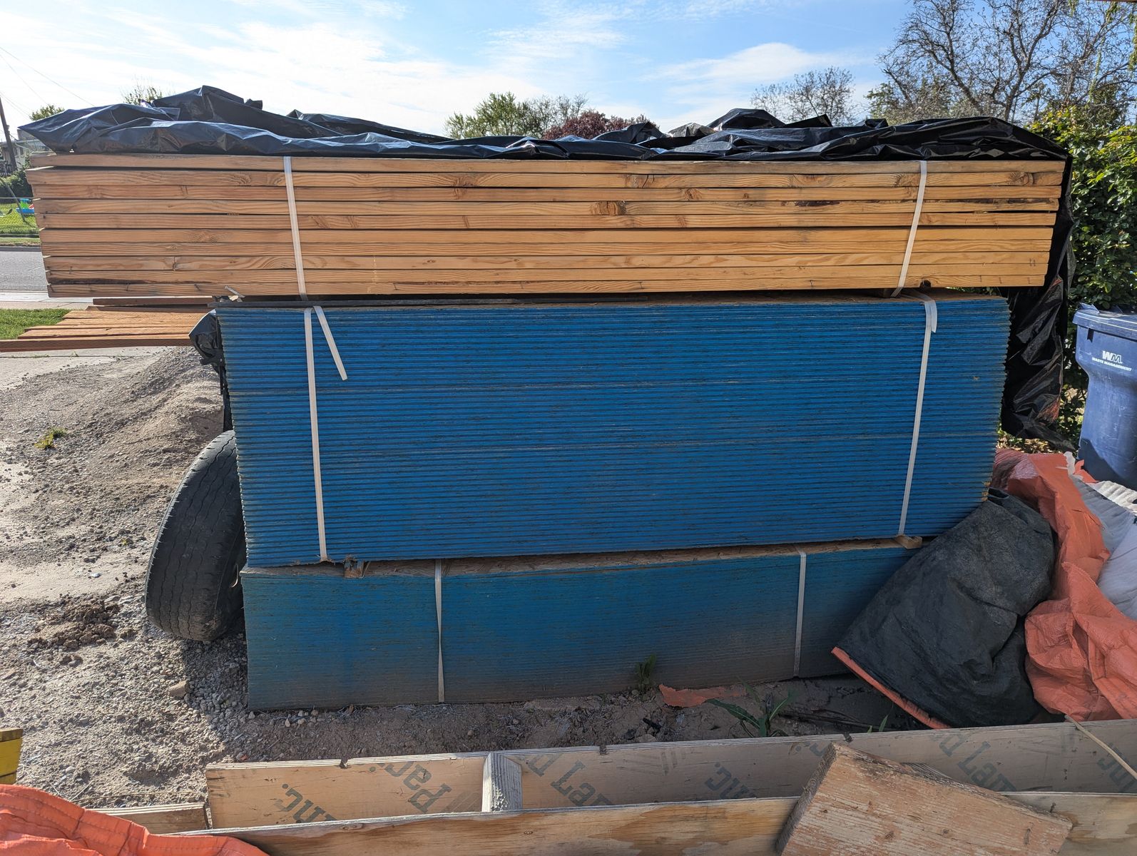 Contractor abandoned project. Lumber and OSB Bundle - Bulk Materials