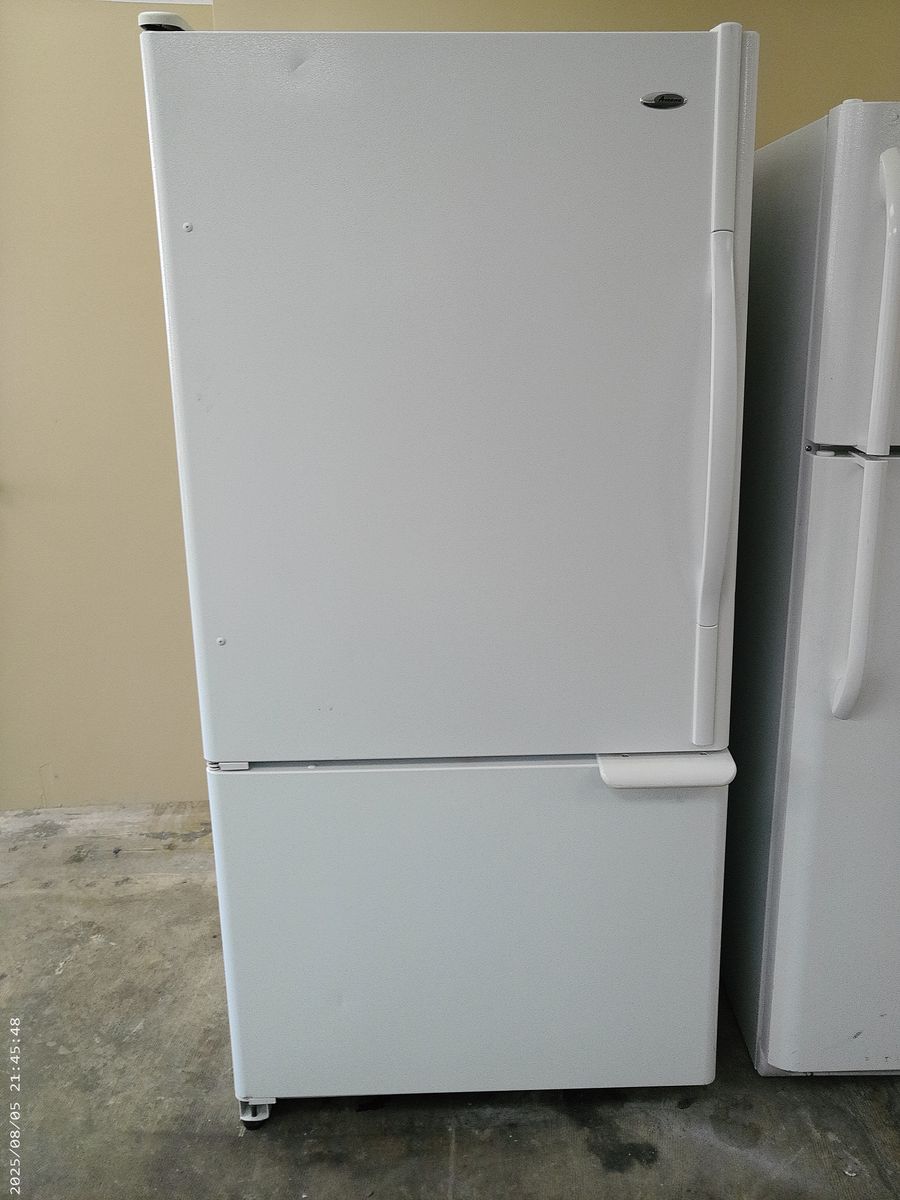 20 cf Bottom Freezer Refrigerator~90 Day Guarantee~Works Great