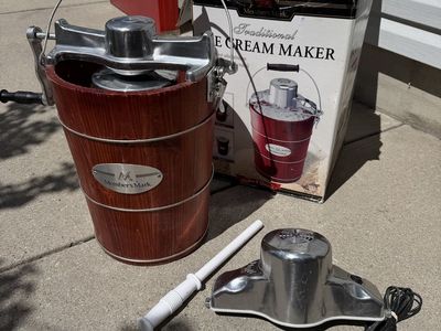Member's Mark Traditional Wooden Bucket Ice Cream Maker with Electric Motor