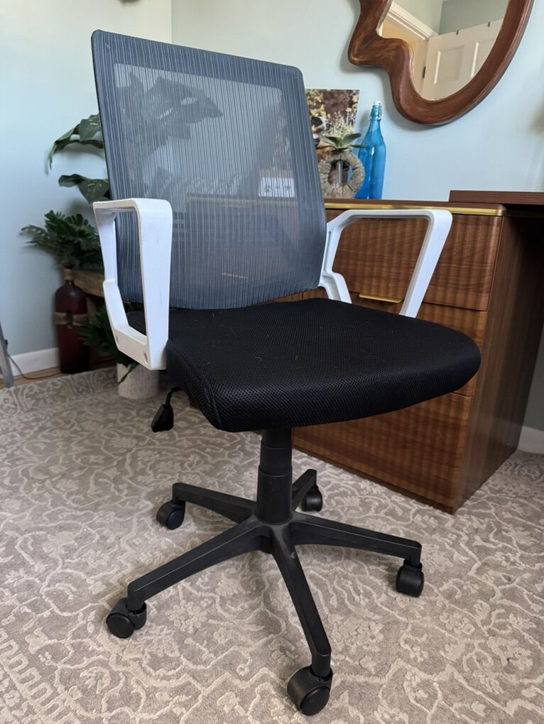 Office Chair In Excellent Condition