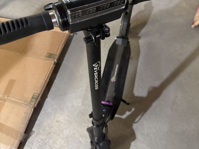 EVERCROSS Electric Scooter with Headlight and Display. NEEDS CHARGER