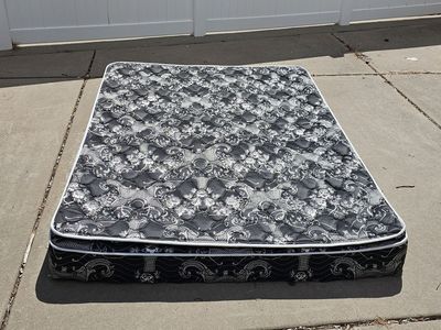 Free RV Queen Mattress 75" x 60"