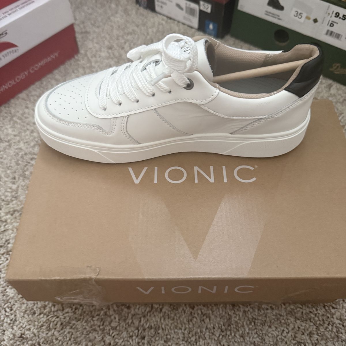 New Vionic Women's White Leather Lace-Up Sneakers - Orthotic Support, Size 7