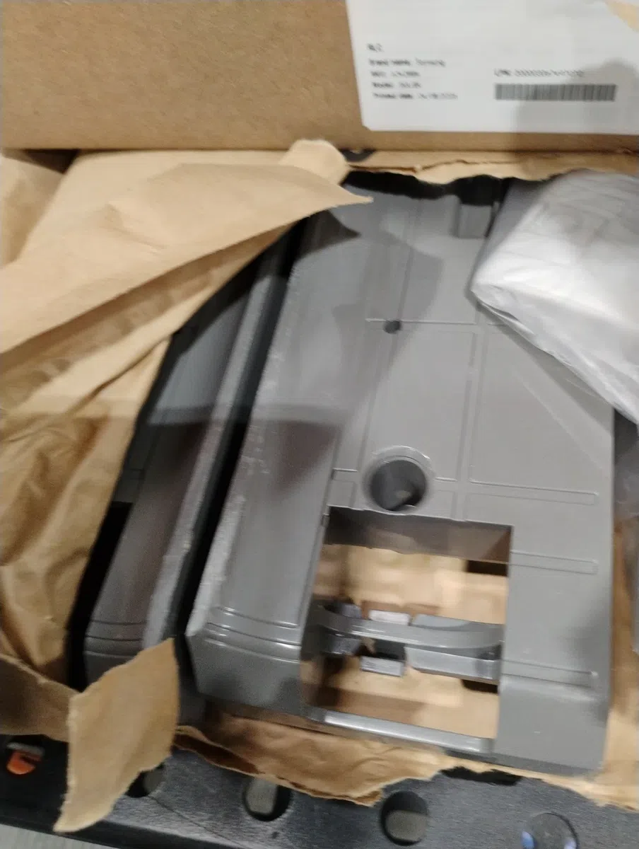 Main image 6