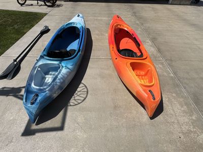 2 Old town vapor 10 kayak