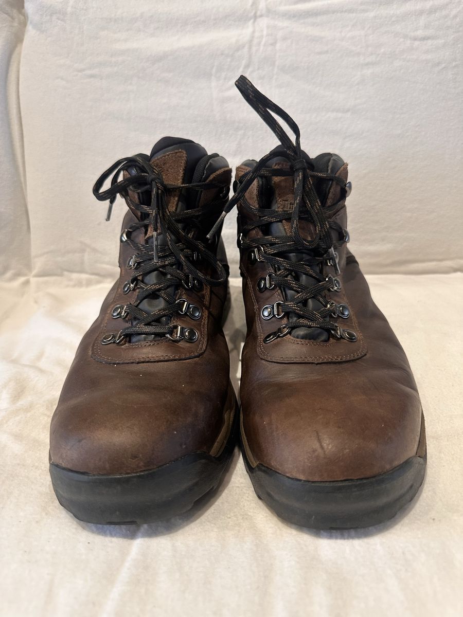 Timberland men’s size 13 brown leather waterproof mid hiking boots
