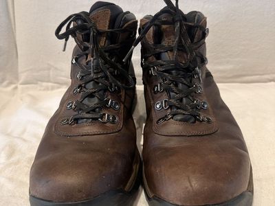 Timberland men’s size 13 brown leather waterproof mid hiking boots