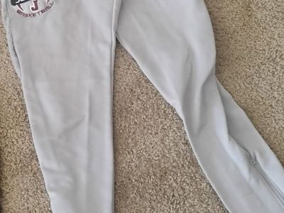 Under Armour Jordan Basketball Team Gray Athletic Pants Youth Size M with Zipper Cuffs