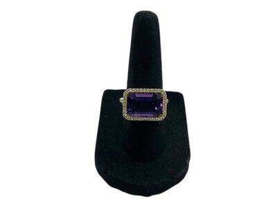 14KT Yellow Gold Ring with Purple Stone 4.8G Size7-E75005579