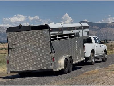 4 Horse Slant Load Trailer with New Tires