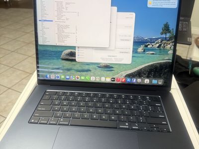 Brand new Apple MacBook Air 15-inch M4 Chip 16GB Memory 256GB w/applecare