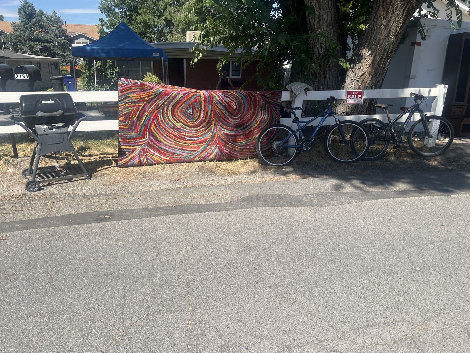 Moving sale