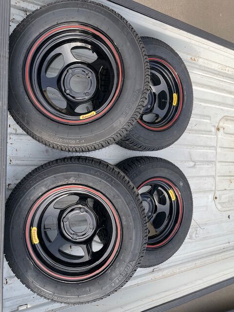 7x13 wheels and 205/60 R13 tires