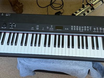 Yamaha CP33 Stage Piano 88-Key Digital Keyboard