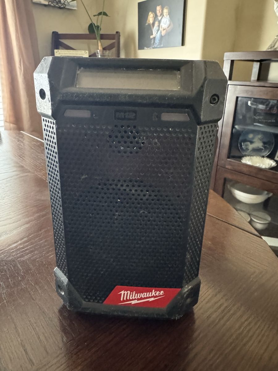 Milwaukee M12 Speaker