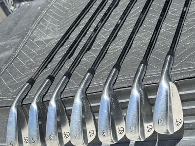 Takomo 101T 4-PW iron set