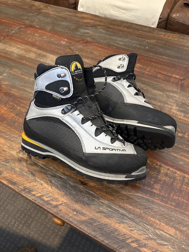 La Sportiva Mountaineering Boots, Size 41