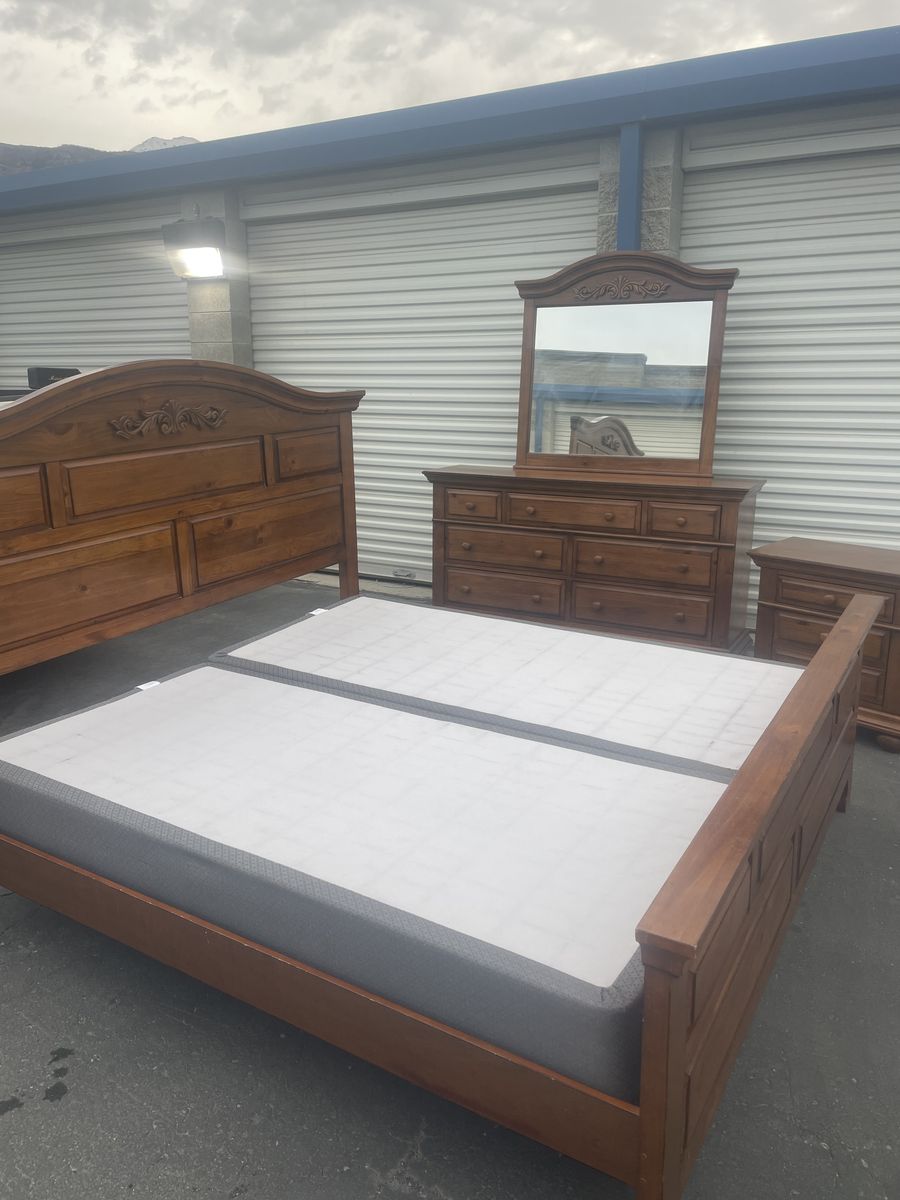 King Size 4 Piece Bedroom Set