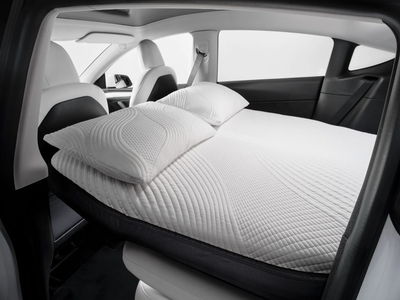 SNUUZU Tesla Model 3 Camping Mattress 4 RENT
