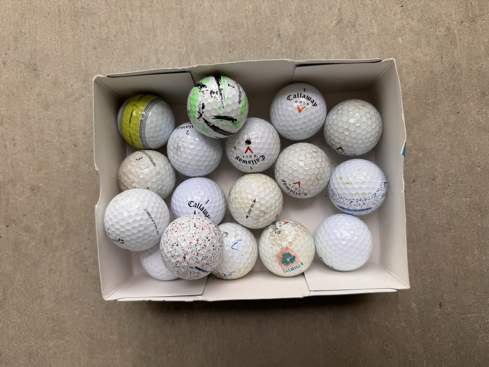 18 Golfball Lot TaylorMade Callaway Golf Balls