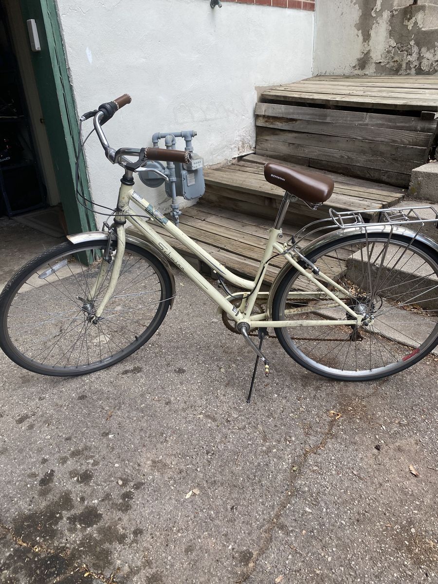 Adorable 6-gear pedal bike