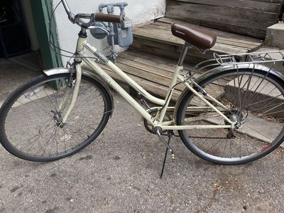 Adorable 6-gear pedal bike