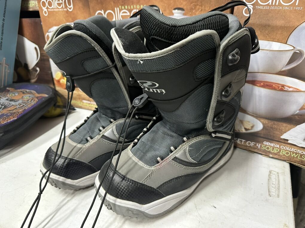 Zuma Snowboard Boots Size Mens 9