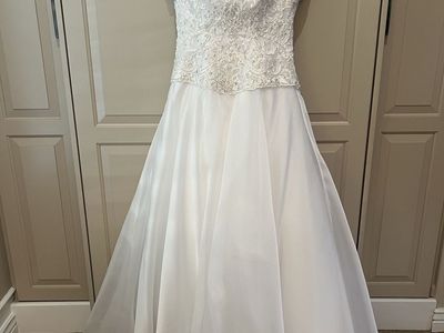 Elegant White Wedding Dress with Beaded Lace Bodice and Cap Sleeves - Corset Back
