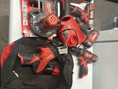 Milwaukee m12