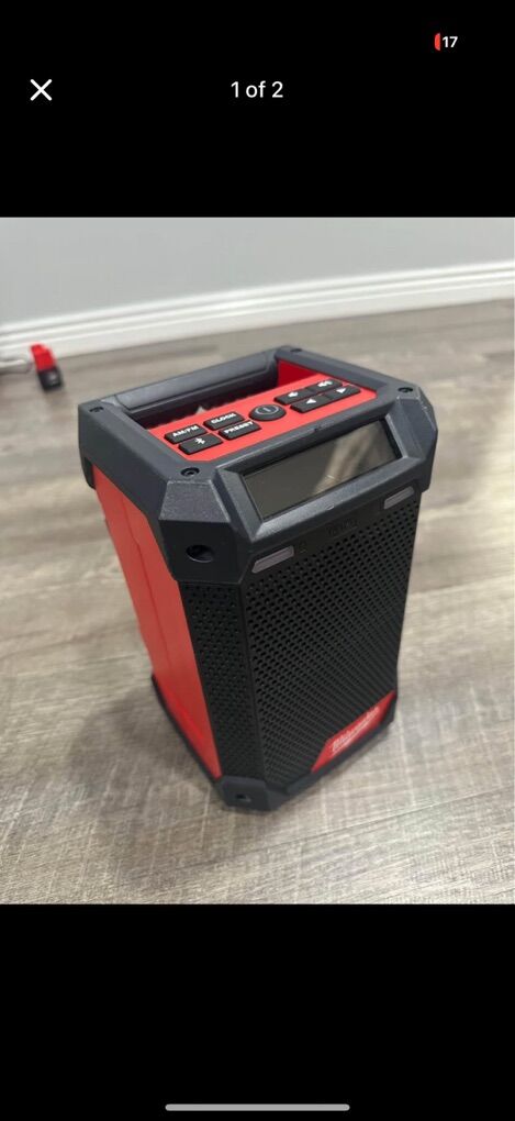 Milwaukee M12 jobsite radio