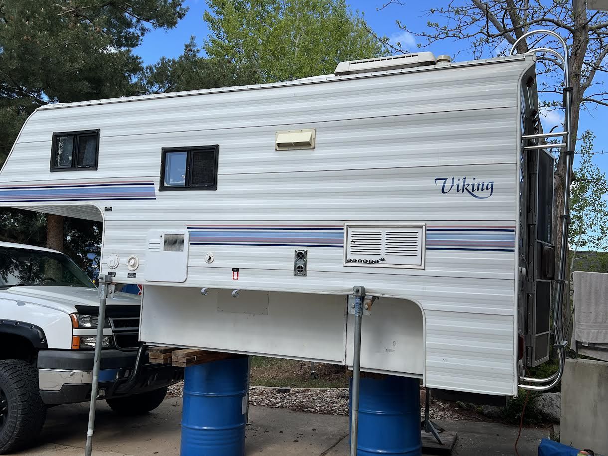 92 Viking SP095 Slide In Camper